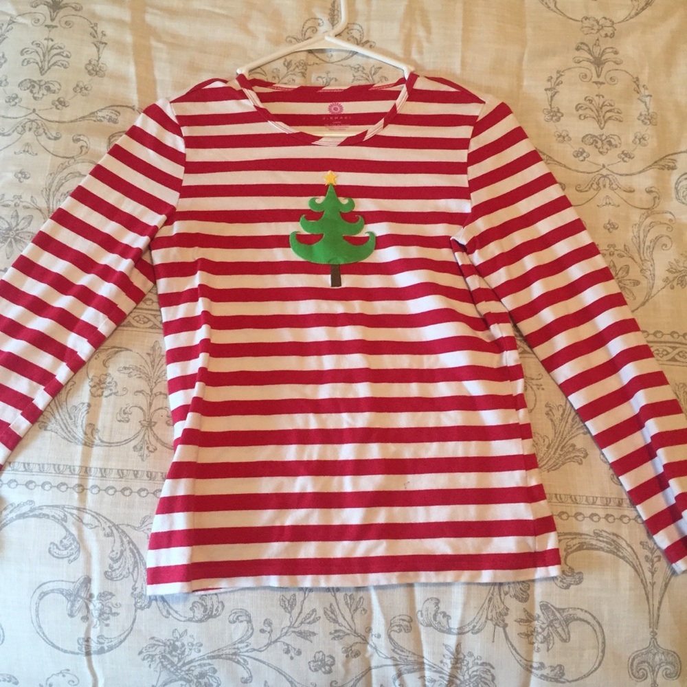 Adorable Christmas shirt!